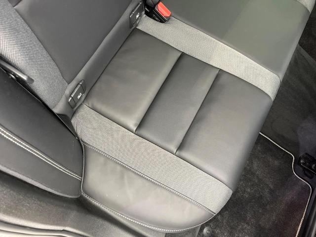 Ｖ６０ Ｂ５　Ｒデザイン　クライメートパッケージ　ｈａｒｍａｎ／ｋａｒｄｏｎ　アダプティブクルーズコントロール　３６０度ビューカメラ　純正ナビ　禁煙車　ヘッドアップディスプレイ　全席シートヒーター　電動リアゲート（35枚目）