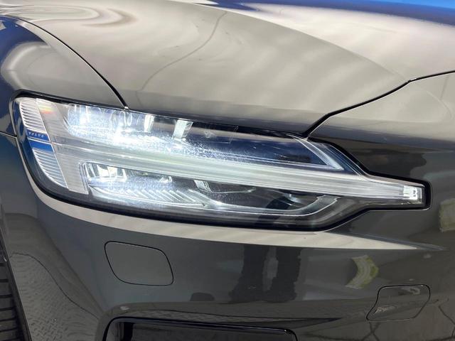 Ｖ６０ Ｂ５　Ｒデザイン　クライメートパッケージ　ｈａｒｍａｎ／ｋａｒｄｏｎ　アダプティブクルーズコントロール　３６０度ビューカメラ　純正ナビ　禁煙車　ヘッドアップディスプレイ　全席シートヒーター　電動リアゲート（41枚目）