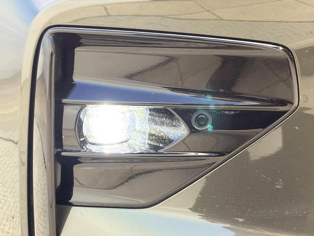 Ｖ６０ Ｂ５　Ｒデザイン　クライメートパッケージ　ｈａｒｍａｎ／ｋａｒｄｏｎ　アダプティブクルーズコントロール　３６０度ビューカメラ　純正ナビ　禁煙車　ヘッドアップディスプレイ　全席シートヒーター　電動リアゲート（42枚目）