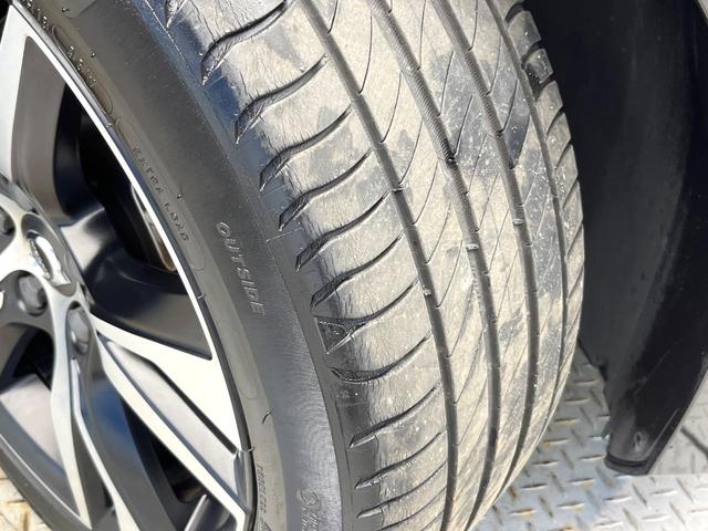 Ｖ６０ Ｂ５　Ｒデザイン　クライメートパッケージ　ｈａｒｍａｎ／ｋａｒｄｏｎ　アダプティブクルーズコントロール　３６０度ビューカメラ　純正ナビ　禁煙車　ヘッドアップディスプレイ　全席シートヒーター　電動リアゲート（43枚目）