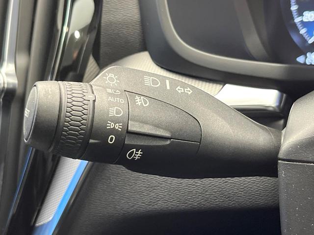 Ｖ６０ Ｂ５　Ｒデザイン　クライメートパッケージ　ｈａｒｍａｎ／ｋａｒｄｏｎ　アダプティブクルーズコントロール　３６０度ビューカメラ　純正ナビ　禁煙車　ヘッドアップディスプレイ　全席シートヒーター　電動リアゲート（56枚目）