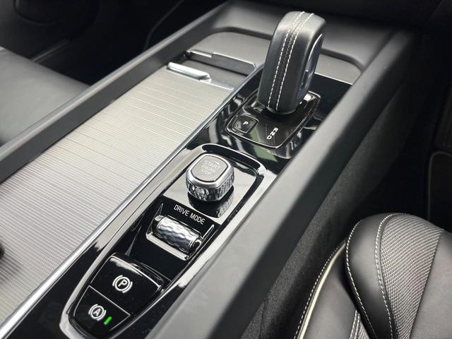 Ｖ６０ Ｂ５　Ｒデザイン　クライメートパッケージ　ｈａｒｍａｎ／ｋａｒｄｏｎ　アダプティブクルーズコントロール　３６０度ビューカメラ　純正ナビ　禁煙車　ヘッドアップディスプレイ　全席シートヒーター　電動リアゲート（60枚目）