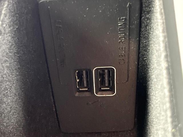 Ｖ６０ Ｂ５　Ｒデザイン　クライメートパッケージ　ｈａｒｍａｎ／ｋａｒｄｏｎ　アダプティブクルーズコントロール　３６０度ビューカメラ　純正ナビ　禁煙車　ヘッドアップディスプレイ　全席シートヒーター　電動リアゲート（62枚目）