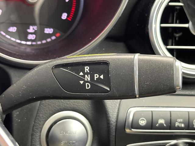 ＧＬＣ ＧＬＣ２００　クーペスポーツ　レーダーセーフティパッケージ　ＬＥＤインテリジェントライトシステム　全周囲カメラ　合皮／スエード調コンビシート　前席メモリー付パワーシート　前席シートヒーター　純正１９インチアルミ　キーレスゴー　禁煙（12枚目）