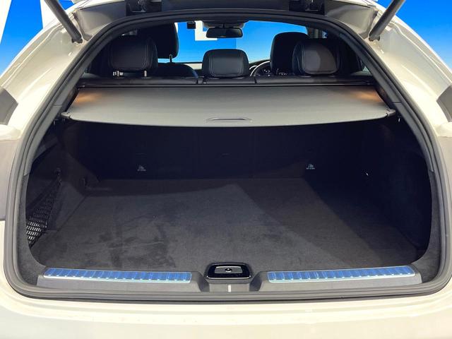 ＧＬＣ ＧＬＣ２００　クーペスポーツ　レーダーセーフティパッケージ　ＬＥＤインテリジェントライトシステム　全周囲カメラ　合皮／スエード調コンビシート　前席メモリー付パワーシート　前席シートヒーター　純正１９インチアルミ　キーレスゴー　禁煙（13枚目）