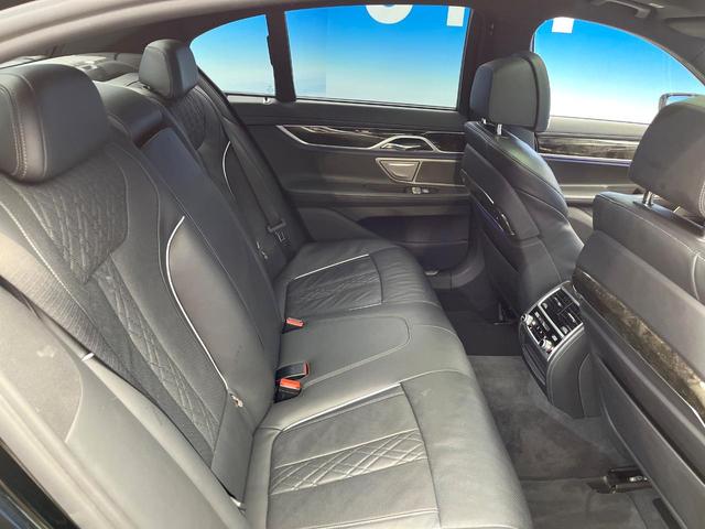 7シリーズ 740i Mスポーツ サンルーフ オプション20インチアルミ ドライビングアシストプラス パーキングアシスト ブラックナッパレザーシート 前席シートエアコン・パワーシート 全席シートヒーター 全ドアソフトクローズ 禁煙車(10枚目)