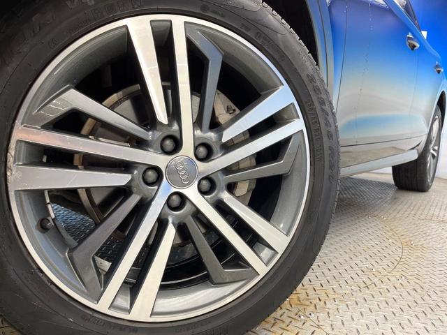 Ｑ５ ＴＤＩ　１ｓｔエディション　ブラックスタイリング　２５０台限定車　アダプティブクルーズコントロール　マトリクスＬＥＤヘッドライト　黒革シート　バーチャルコックピット　３６０度カメラシステム　全席シートヒーター　純正ナビ　純正２０インチアルミ　禁煙車（14枚目）