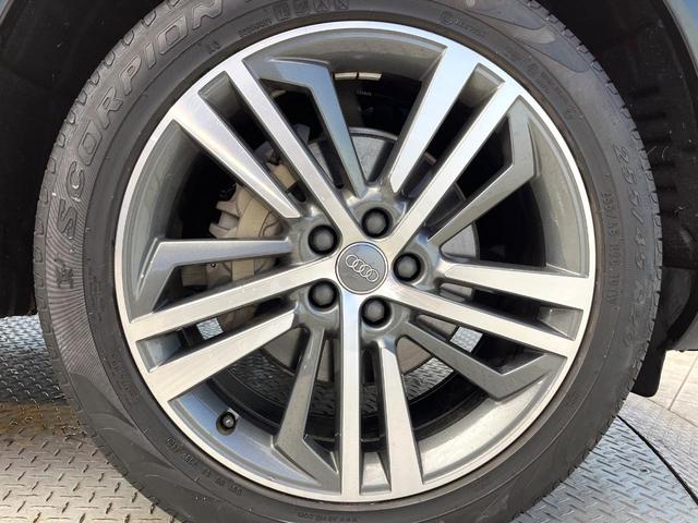 Ｑ５ ＴＤＩ　１ｓｔエディション　ブラックスタイリング　２５０台限定車　アダプティブクルーズコントロール　マトリクスＬＥＤヘッドライト　黒革シート　バーチャルコックピット　３６０度カメラシステム　全席シートヒーター　純正ナビ　純正２０インチアルミ　禁煙車（24枚目）