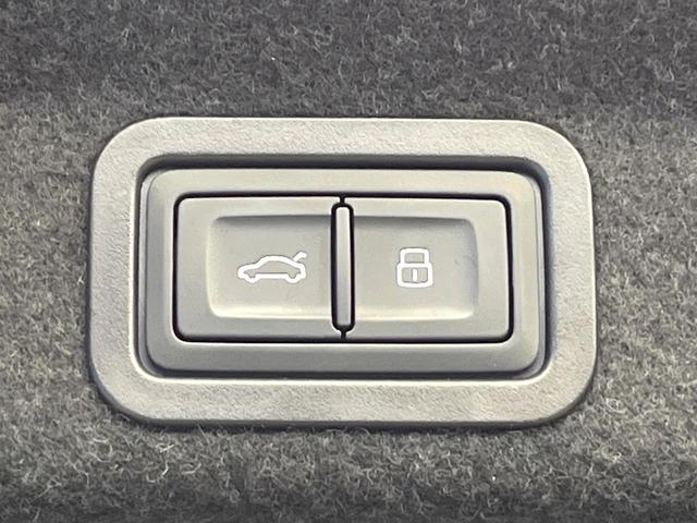 A6 45TFSIクワトロスポーツ 4WD ラグジュアリーPKG パワーアシストPKG リアコンフォートPKG アシスタンスPKG 純正20インチアルミ ワイヤレスチャージング パワーシート シートヒーター 禁煙車(9枚目)