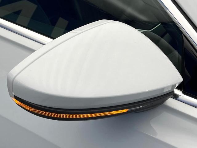 A6 45TFSIクワトロスポーツ 4WD ラグジュアリーPKG パワーアシストPKG リアコンフォートPKG アシスタンスPKG 純正20インチアルミ ワイヤレスチャージング パワーシート シートヒーター 禁煙車(29枚目)