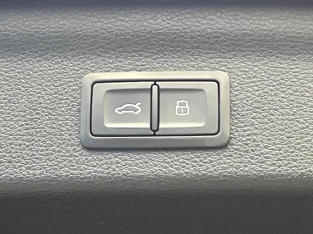 Ｑ３ ３５ＴＦＳＩアドバンスド　ワンオーナー　コンビニエンス／アシスタンスパッケージ　テクノロジーパッケージ　アダプティブクルーズコントロール　前席パワーシート　前席シートヒーター　ホールドアシスト　バーチャルコックピット　禁煙車（5枚目）