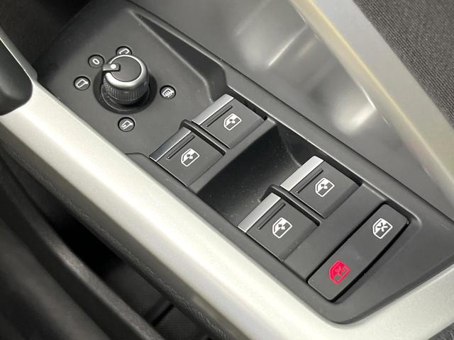 Ｑ３ ３５ＴＦＳＩアドバンスド　ワンオーナー　コンビニエンス／アシスタンスパッケージ　テクノロジーパッケージ　アダプティブクルーズコントロール　前席パワーシート　前席シートヒーター　ホールドアシスト　バーチャルコックピット　禁煙車（49枚目）