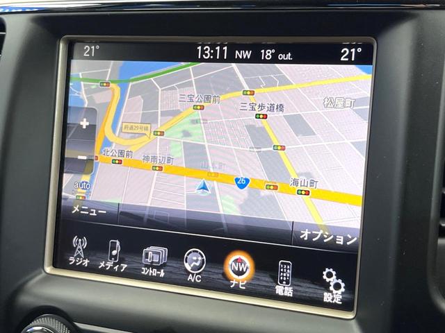 ジープ・グランドチェロキー ラレード　４ＷＤ　クルーズコントロール　バックカメラ　ＨＩＤヘッドランプ　オートライト　前席パワーシート　純正１８インチアルミ　純正ナビ　フルセグ　Ｂｌｕｅｔｏｏｔｈ　スマートキー　禁煙車（4枚目）