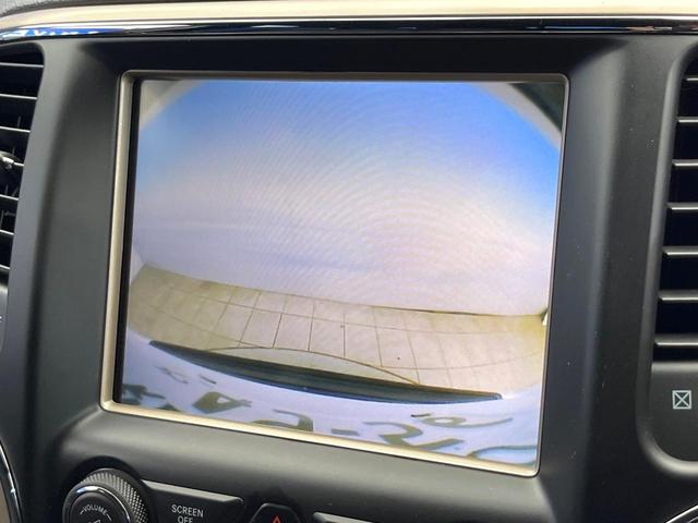 ジープ・グランドチェロキー ラレード　４ＷＤ　クルーズコントロール　バックカメラ　ＨＩＤヘッドランプ　オートライト　前席パワーシート　純正１８インチアルミ　純正ナビ　フルセグ　Ｂｌｕｅｔｏｏｔｈ　スマートキー　禁煙車（5枚目）