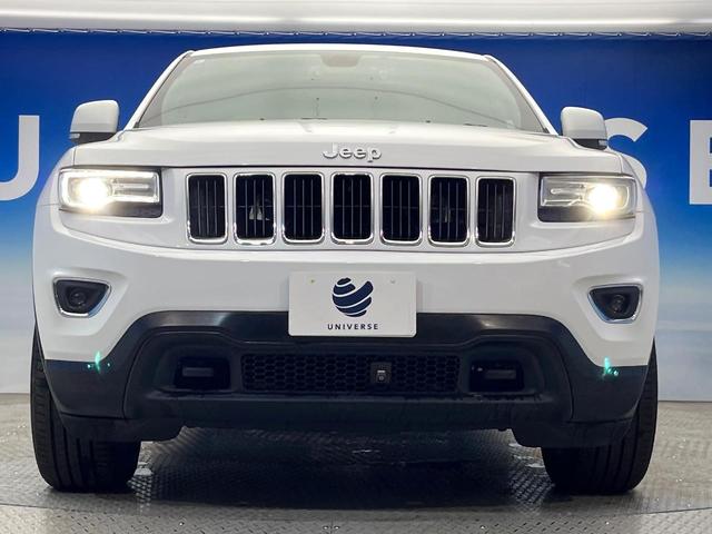 ジープ・グランドチェロキー ラレード　４ＷＤ　クルーズコントロール　バックカメラ　ＨＩＤヘッドランプ　オートライト　前席パワーシート　純正１８インチアルミ　純正ナビ　フルセグ　Ｂｌｕｅｔｏｏｔｈ　スマートキー　禁煙車（16枚目）