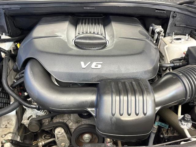 ジープ・グランドチェロキー ラレード　４ＷＤ　クルーズコントロール　バックカメラ　ＨＩＤヘッドランプ　オートライト　前席パワーシート　純正１８インチアルミ　純正ナビ　フルセグ　Ｂｌｕｅｔｏｏｔｈ　スマートキー　禁煙車（20枚目）