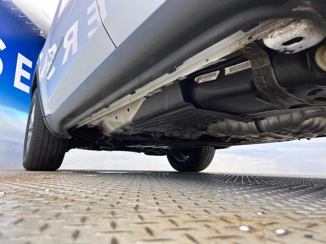 ジープ・グランドチェロキー ラレード　４ＷＤ　クルーズコントロール　バックカメラ　ＨＩＤヘッドランプ　オートライト　前席パワーシート　純正１８インチアルミ　純正ナビ　フルセグ　Ｂｌｕｅｔｏｏｔｈ　スマートキー　禁煙車（28枚目）