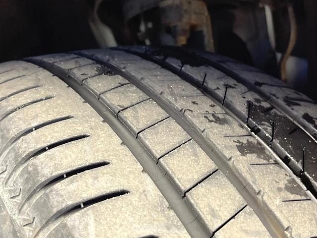 ジープ・グランドチェロキー ラレード　４ＷＤ　クルーズコントロール　バックカメラ　ＨＩＤヘッドランプ　オートライト　前席パワーシート　純正１８インチアルミ　純正ナビ　フルセグ　Ｂｌｕｅｔｏｏｔｈ　スマートキー　禁煙車（30枚目）