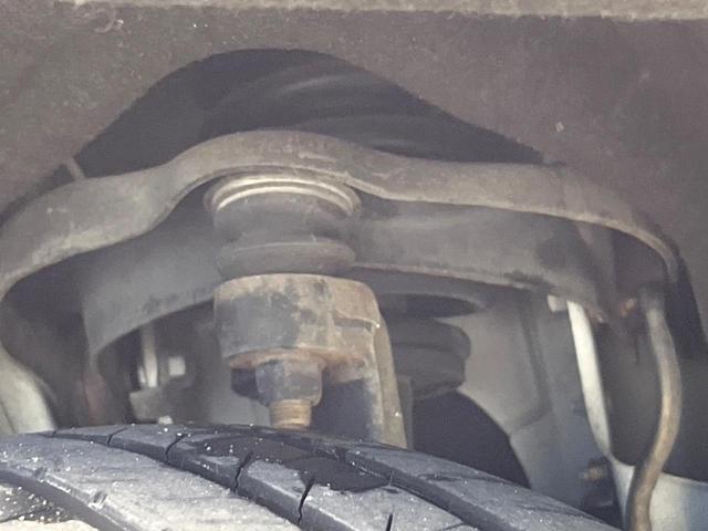 ジープ・グランドチェロキー ラレード　４ＷＤ　クルーズコントロール　バックカメラ　ＨＩＤヘッドランプ　オートライト　前席パワーシート　純正１８インチアルミ　純正ナビ　フルセグ　Ｂｌｕｅｔｏｏｔｈ　スマートキー　禁煙車（31枚目）