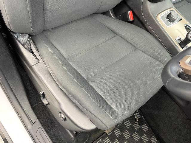 ジープ・グランドチェロキー ラレード　４ＷＤ　クルーズコントロール　バックカメラ　ＨＩＤヘッドランプ　オートライト　前席パワーシート　純正１８インチアルミ　純正ナビ　フルセグ　Ｂｌｕｅｔｏｏｔｈ　スマートキー　禁煙車（44枚目）