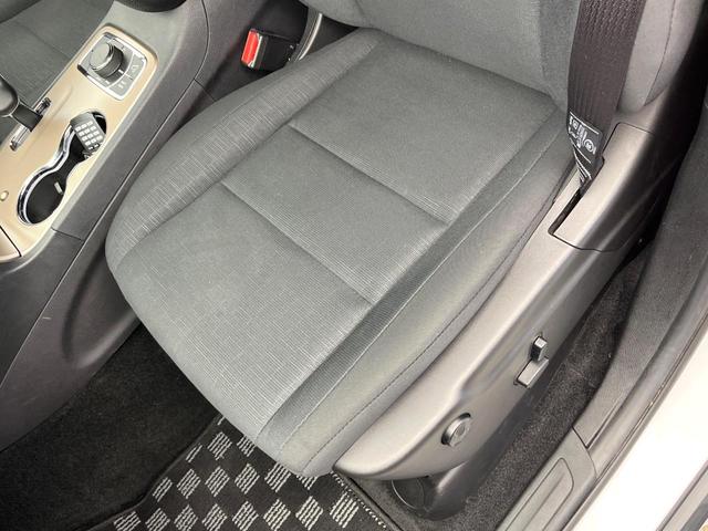 ジープ・グランドチェロキー ラレード　４ＷＤ　クルーズコントロール　バックカメラ　ＨＩＤヘッドランプ　オートライト　前席パワーシート　純正１８インチアルミ　純正ナビ　フルセグ　Ｂｌｕｅｔｏｏｔｈ　スマートキー　禁煙車（45枚目）