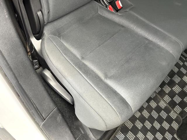 ジープ・グランドチェロキー ラレード　４ＷＤ　クルーズコントロール　バックカメラ　ＨＩＤヘッドランプ　オートライト　前席パワーシート　純正１８インチアルミ　純正ナビ　フルセグ　Ｂｌｕｅｔｏｏｔｈ　スマートキー　禁煙車（46枚目）