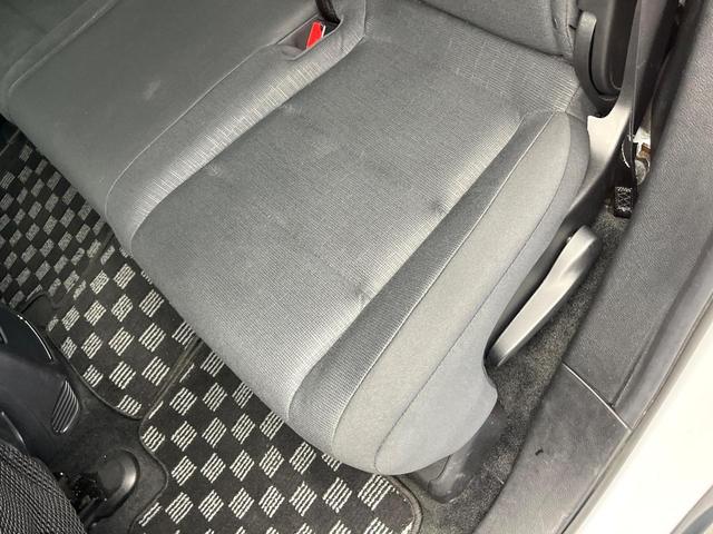 ジープ・グランドチェロキー ラレード　４ＷＤ　クルーズコントロール　バックカメラ　ＨＩＤヘッドランプ　オートライト　前席パワーシート　純正１８インチアルミ　純正ナビ　フルセグ　Ｂｌｕｅｔｏｏｔｈ　スマートキー　禁煙車（47枚目）