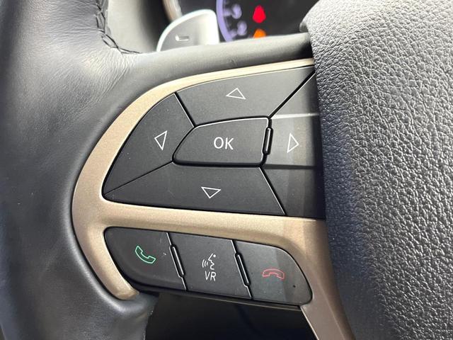 ジープ・グランドチェロキー ラレード　４ＷＤ　クルーズコントロール　バックカメラ　ＨＩＤヘッドランプ　オートライト　前席パワーシート　純正１８インチアルミ　純正ナビ　フルセグ　Ｂｌｕｅｔｏｏｔｈ　スマートキー　禁煙車（53枚目）