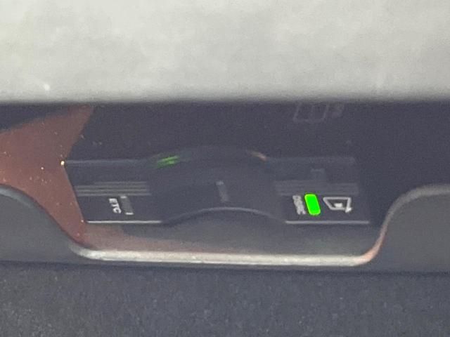 ジープ・グランドチェロキー ラレード　４ＷＤ　クルーズコントロール　バックカメラ　ＨＩＤヘッドランプ　オートライト　前席パワーシート　純正１８インチアルミ　純正ナビ　フルセグ　Ｂｌｕｅｔｏｏｔｈ　スマートキー　禁煙車（62枚目）