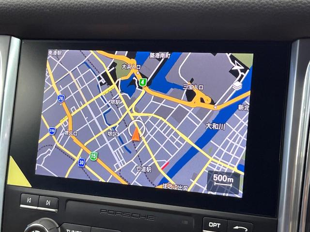 マカン マカン　４ＷＤ　クルーズコントロール　電動リアゲート　ＨＩＤヘッドランプ　前席パワーシート　純正１９インチアルミ　Ｂｌｕｅｔｏｏｔｈ　バックカメラ　ワンオーナー　禁煙車（4枚目）