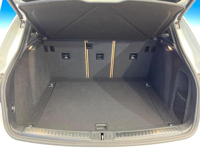 マカン マカン　４ＷＤ　クルーズコントロール　電動リアゲート　ＨＩＤヘッドランプ　前席パワーシート　純正１９インチアルミ　Ｂｌｕｅｔｏｏｔｈ　バックカメラ　ワンオーナー　禁煙車（13枚目）