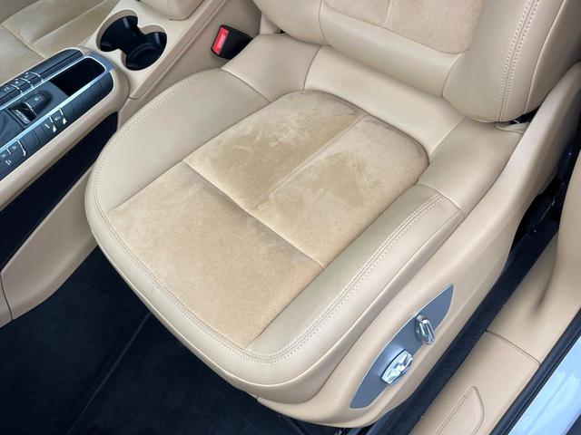 マカン マカン　４ＷＤ　クルーズコントロール　電動リアゲート　ＨＩＤヘッドランプ　前席パワーシート　純正１９インチアルミ　Ｂｌｕｅｔｏｏｔｈ　バックカメラ　ワンオーナー　禁煙車（30枚目）