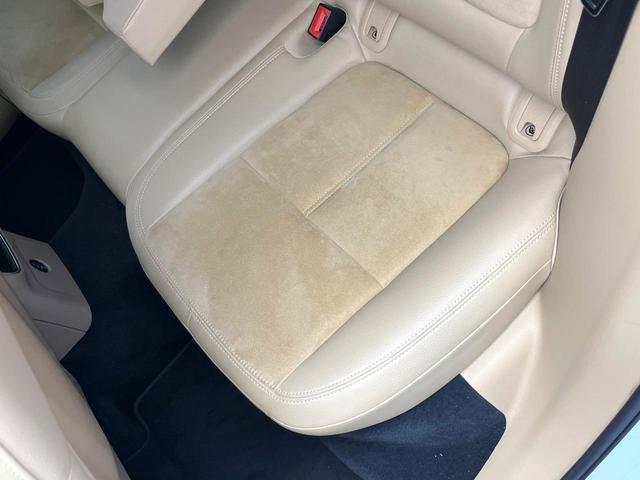 マカン マカン　４ＷＤ　クルーズコントロール　電動リアゲート　ＨＩＤヘッドランプ　前席パワーシート　純正１９インチアルミ　Ｂｌｕｅｔｏｏｔｈ　バックカメラ　ワンオーナー　禁煙車（32枚目）