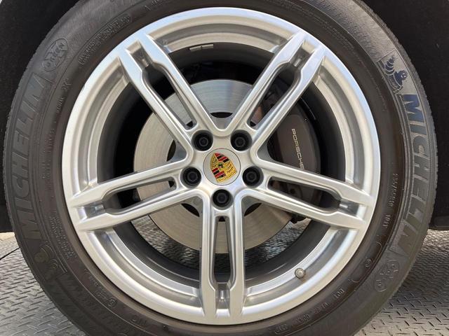 マカン マカン　４ＷＤ　クルーズコントロール　電動リアゲート　ＨＩＤヘッドランプ　前席パワーシート　純正１９インチアルミ　Ｂｌｕｅｔｏｏｔｈ　バックカメラ　ワンオーナー　禁煙車（34枚目）