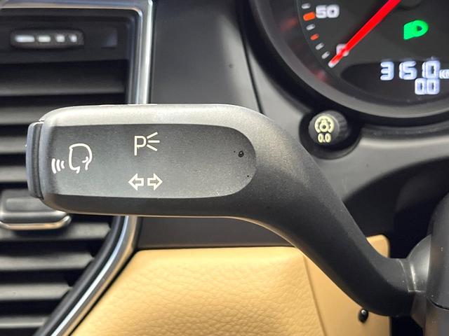 マカン マカン　４ＷＤ　クルーズコントロール　電動リアゲート　ＨＩＤヘッドランプ　前席パワーシート　純正１９インチアルミ　Ｂｌｕｅｔｏｏｔｈ　バックカメラ　ワンオーナー　禁煙車（53枚目）