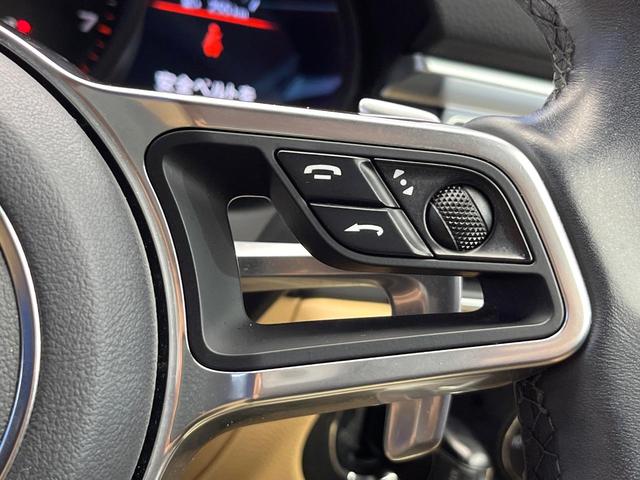 マカン マカン　４ＷＤ　クルーズコントロール　電動リアゲート　ＨＩＤヘッドランプ　前席パワーシート　純正１９インチアルミ　Ｂｌｕｅｔｏｏｔｈ　バックカメラ　ワンオーナー　禁煙車（57枚目）