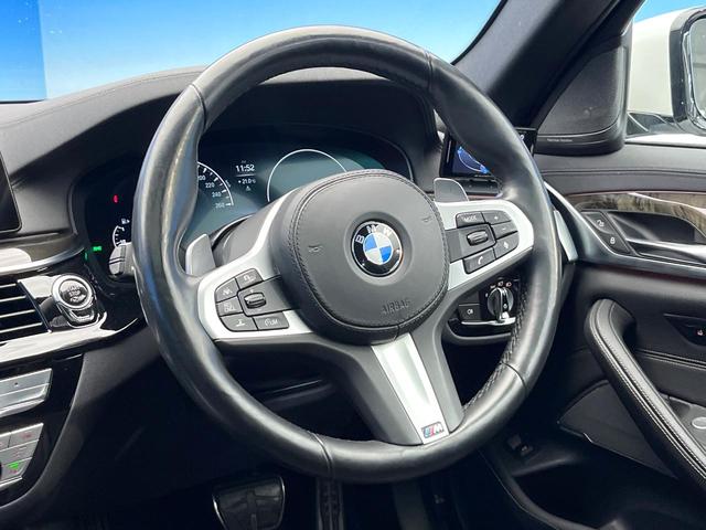 5シリーズ 530i Mスポーツ セレクトパッケージ コンフォートパッケージ サンルーフ ハーマンカードンサウンド ソフトクローズドア 黒革シート 前席シートエアコン 前席パワーシート 全席シートヒーター ダブルエアコン 禁煙車(12枚目)