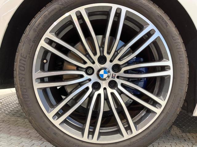 5シリーズ 530i Mスポーツ セレクトパッケージ コンフォートパッケージ サンルーフ ハーマンカードンサウンド ソフトクローズドア 黒革シート 前席シートエアコン 前席パワーシート 全席シートヒーター ダブルエアコン 禁煙車(28枚目)