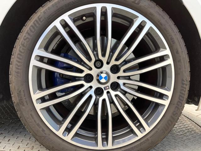 5シリーズ 530i Mスポーツ セレクトパッケージ コンフォートパッケージ サンルーフ ハーマンカードンサウンド ソフトクローズドア 黒革シート 前席シートエアコン 前席パワーシート 全席シートヒーター ダブルエアコン 禁煙車(31枚目)