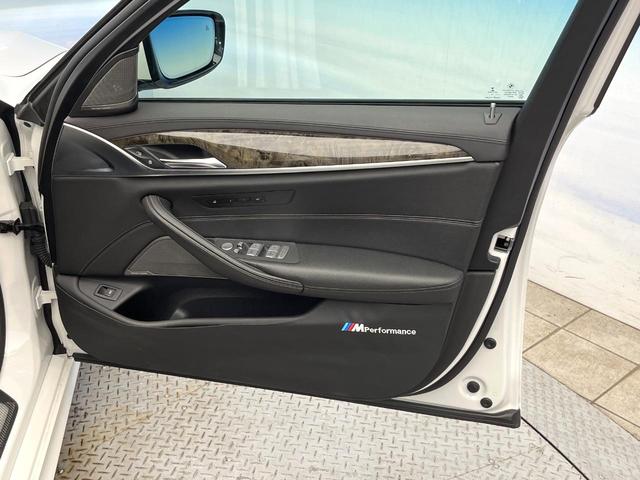 5シリーズ 530i Mスポーツ セレクトパッケージ コンフォートパッケージ サンルーフ ハーマンカードンサウンド ソフトクローズドア 黒革シート 前席シートエアコン 前席パワーシート 全席シートヒーター ダブルエアコン 禁煙車(37枚目)