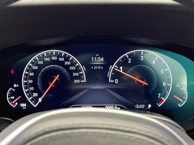 5シリーズ 530i Mスポーツ セレクトパッケージ コンフォートパッケージ サンルーフ ハーマンカードンサウンド ソフトクローズドア 黒革シート 前席シートエアコン 前席パワーシート 全席シートヒーター ダブルエアコン 禁煙車(52枚目)