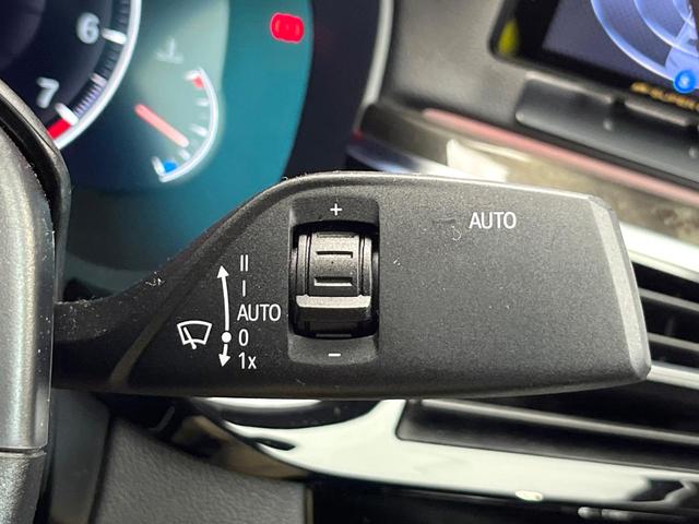 5シリーズ 530i Mスポーツ セレクトパッケージ コンフォートパッケージ サンルーフ ハーマンカードンサウンド ソフトクローズドア 黒革シート 前席シートエアコン 前席パワーシート 全席シートヒーター ダブルエアコン 禁煙車(59枚目)