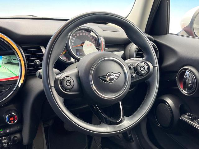 ＭＩＮＩ クーパーＤ　５ドア　ＬＥＤライトパッケージ　カメラ／パーキングアシストパッケージ　ペッパーパッケージ　純正ナビ　リアビューカメラ　ユニオンジャックデザインリアコンビネーションランプ　禁煙車　ディーゼル（11枚目）