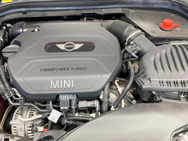 ＭＩＮＩ クーパーＤ　５ドア　ＬＥＤライトパッケージ　カメラ／パーキングアシストパッケージ　ペッパーパッケージ　純正ナビ　リアビューカメラ　ユニオンジャックデザインリアコンビネーションランプ　禁煙車　ディーゼル（20枚目）