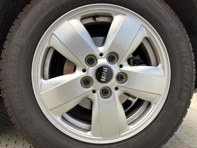 ＭＩＮＩ クーパーＤ　５ドア　ＬＥＤライトパッケージ　カメラ／パーキングアシストパッケージ　ペッパーパッケージ　純正ナビ　リアビューカメラ　ユニオンジャックデザインリアコンビネーションランプ　禁煙車　ディーゼル（28枚目）