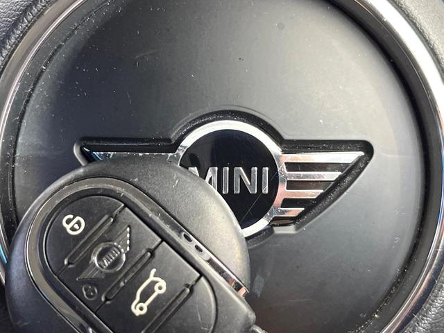 ＭＩＮＩ クーパーＤ　５ドア　ＬＥＤライトパッケージ　カメラ／パーキングアシストパッケージ　ペッパーパッケージ　純正ナビ　リアビューカメラ　ユニオンジャックデザインリアコンビネーションランプ　禁煙車　ディーゼル（55枚目）