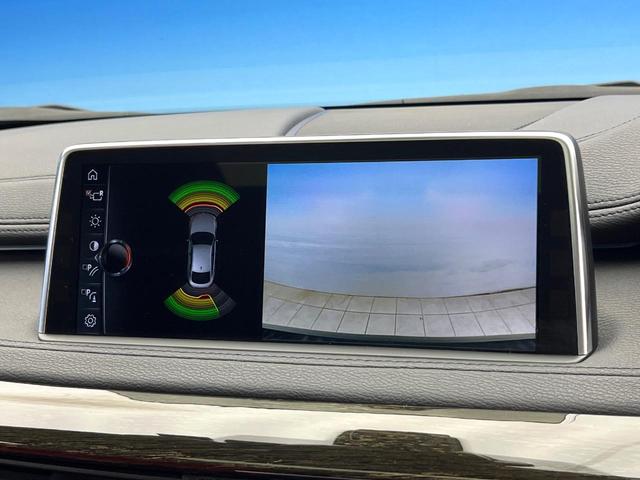 Ｘ６ ｘＤｒｉｖｅ　３５ｉ　Ｍスポーツ　セレクトパッケージ　サンルーフ　全席シートヒーター　赤革シート　前席パワーシート　レーダークルーズコントロール　バックカメラ　純正２０インチアルミ　コンフォートアクセス　プライバシーガラス　禁煙車（7枚目）