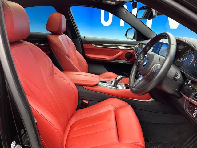 Ｘ６ ｘＤｒｉｖｅ　３５ｉ　Ｍスポーツ　セレクトパッケージ　サンルーフ　全席シートヒーター　赤革シート　前席パワーシート　レーダークルーズコントロール　バックカメラ　純正２０インチアルミ　コンフォートアクセス　プライバシーガラス　禁煙車（9枚目）