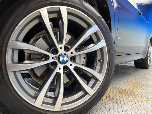 Ｘ６ ｘＤｒｉｖｅ　３５ｉ　Ｍスポーツ　セレクトパッケージ　サンルーフ　全席シートヒーター　赤革シート　前席パワーシート　レーダークルーズコントロール　バックカメラ　純正２０インチアルミ　コンフォートアクセス　プライバシーガラス　禁煙車（15枚目）