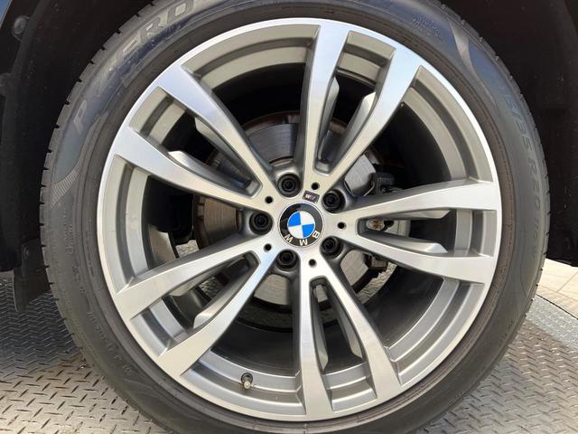 Ｘ６ ｘＤｒｉｖｅ　３５ｉ　Ｍスポーツ　セレクトパッケージ　サンルーフ　全席シートヒーター　赤革シート　前席パワーシート　レーダークルーズコントロール　バックカメラ　純正２０インチアルミ　コンフォートアクセス　プライバシーガラス　禁煙車（32枚目）